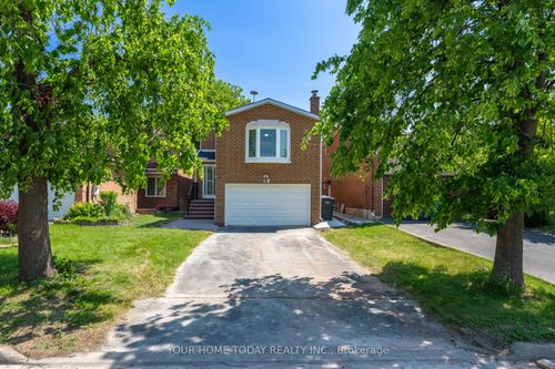 18 Alabaster Dr, Brampton, ON, L6V4E4 | Card Image