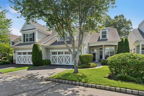 48 Encore Blvd, Eastport, NY, 11941-1623 | Card Image