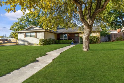 7101 Monterrey Dr, Fort Worth, TX, 76112-4233 | Card Image