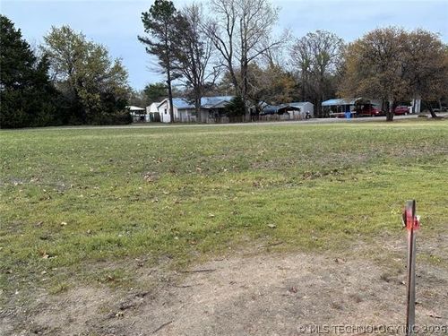 28 Durant, Canadian, OK, 74425 | Card Image