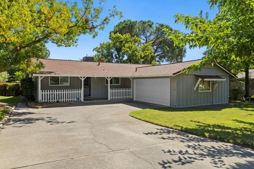 3338 Deodar St, Carmichael, CA, 95608-3921 | Card Image