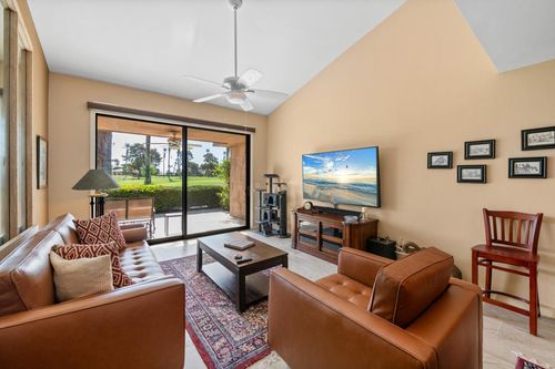 40 Sunrise Dr, Rancho Mirage, CA, 92270-3827 | Card Image