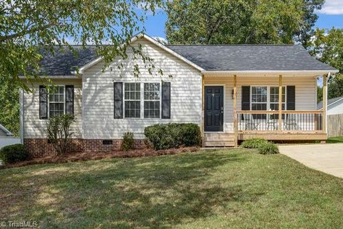 210 Larkspur Ln, Thomasville, NC, 27360-7618 | Card Image