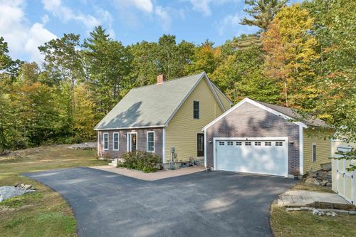 40 Crystal Lake Rd, Gilmanton Iw, NH, 03837-4605 | Card Image