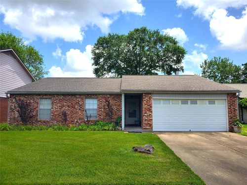 426 Redway Ln, Webster, TX, 77598-2503 | Card Image