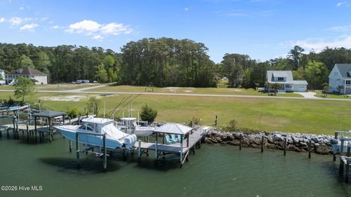 110 Waterway Dr, Beaufort, NC, 28516-7767 | Card Image
