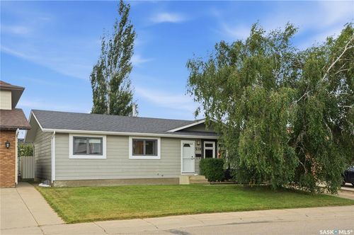 510 4 St W, House with 4 bedrooms, 3 bathrooms and 4 parking in Warman SK | Card Image