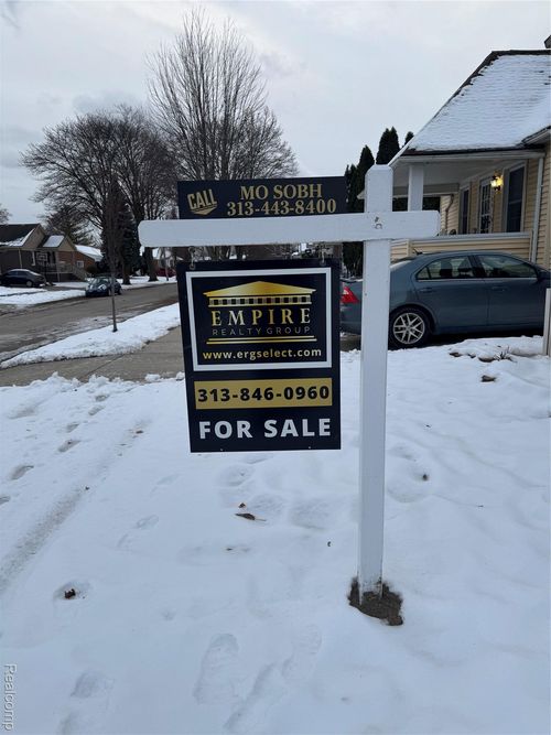 7733 Barrie St, Dearborn, MI, 48126-1021 | Card Image