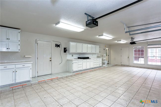 3 car garage, heated and air conditioned 20 ft x 33 ft | Image 38