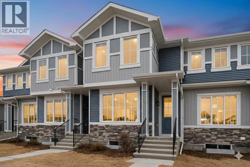 384 Sora Blvd Se, Calgary, AB, T3S0M4 | Card Image