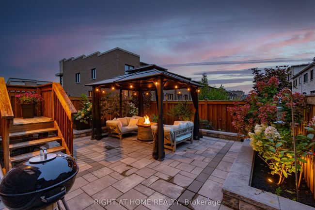 154 Anchusa Dr, House attached with 4 bedrooms, 4 bathrooms and 3 parking in Richmond Hill ON | Image 5