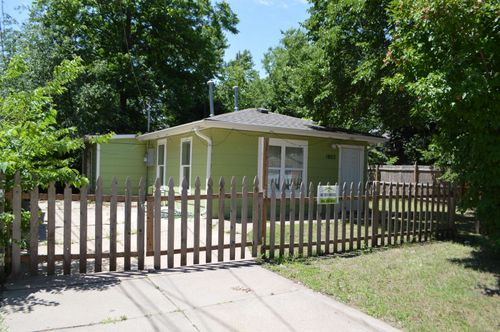 1802 S Lulu Ave, Wichita, KS, 67211-4562 | Card Image