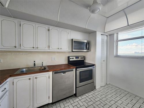 apt-905-3703 Ne 166th St, North Miami Beach, FL, 33160-3868 | Card Image