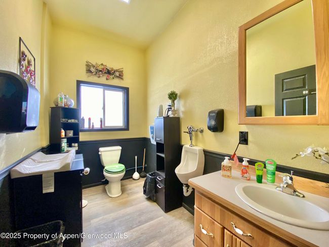 Bathroom | Image 11