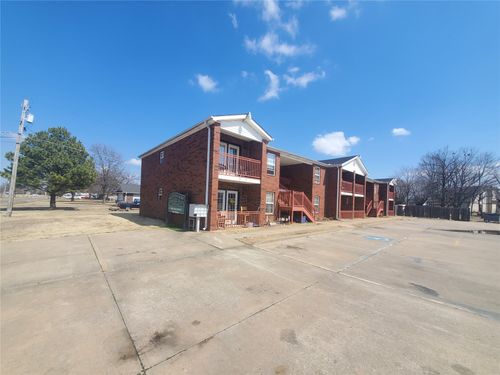 1420 Pierce Ave, Wagoner, OK, 74467-8223 | Card Image
