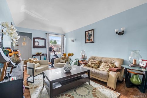 156 E 88th St, New York, NY, 10128 | Card Image