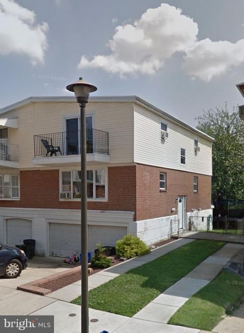 375 Avon St, Philadelphia, PA, 19116-3207 | Card Image