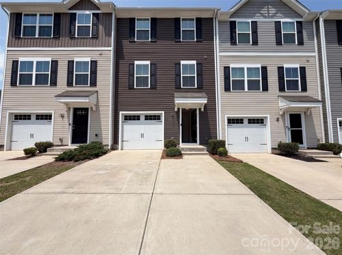 923 Taybyn Rd, Fort Mill, SC, 29715-6273 | Card Image