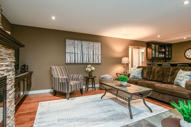 24 Carriage Lane, House other with 3 bedrooms, 3 bathrooms and 6 parking in Bayfield ON | Image 35
