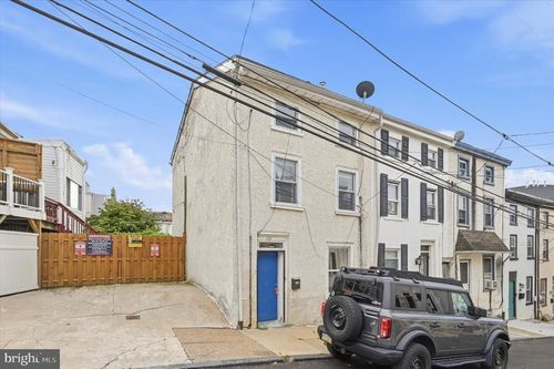 195 Conarroe St, PHILADELPHIA, PA, 19127-1335 | Card Image