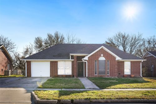 1013 Solomon Dr, Commerce, TX, 75428-3633 | Card Image