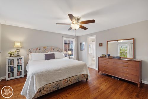 875 Balfour St, Grosse Pointe Park, MI, 48230-1813 | Card Image