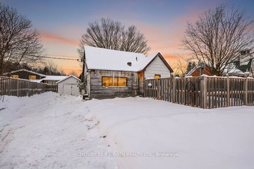 {{alt}} | Card Image