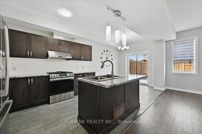 103 Springvalley Cres, House attached with 4 bedrooms, 3 bathrooms and 2 parking in Hamilton ON | Image 11