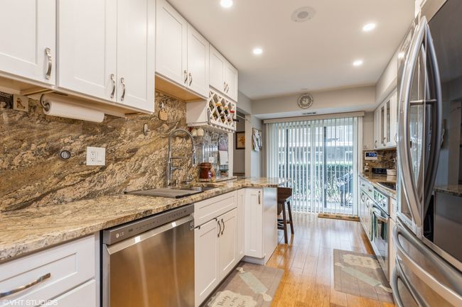 APT-103 - 4900 Foster St, Condo with 1 bedrooms, 1 bathrooms and 29 parking in Skokie IL | Image 12