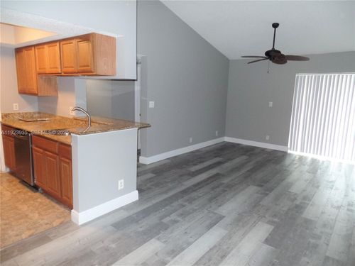 apt-151-5612 Rock Island Rd, Tamarac, FL, 33319-2800 | Card Image