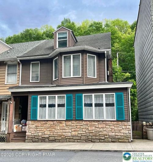 111 W Broadway, Jim Thorpe, PA, 18229-1903 | Card Image