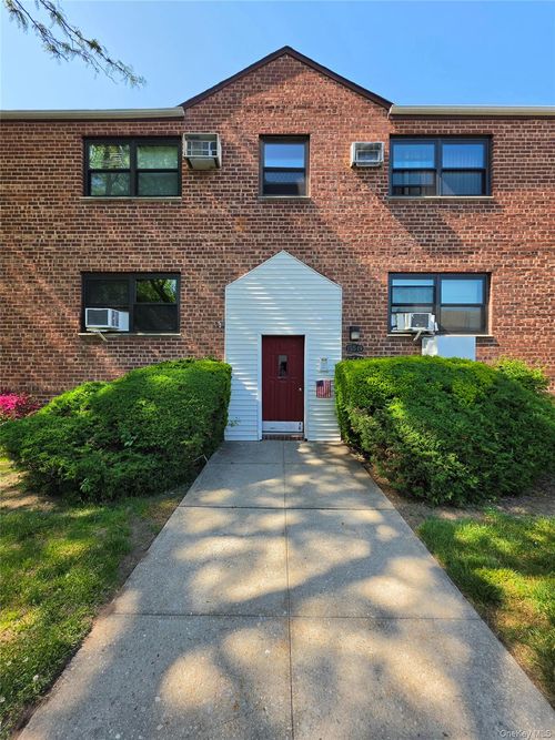 46-155-19 81st St, Howard Beach, NY, 11414-2318 | Card Image