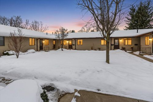 5052 Green Meadow Road, Oshtemo Charter Township, MI, 49009 | Card Image