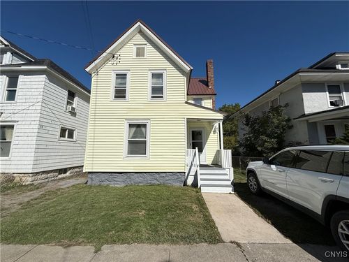 116 Phelps St, Watertown, NY, 13601-1427 | Card Image