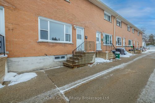 {{alt}} | Card Image