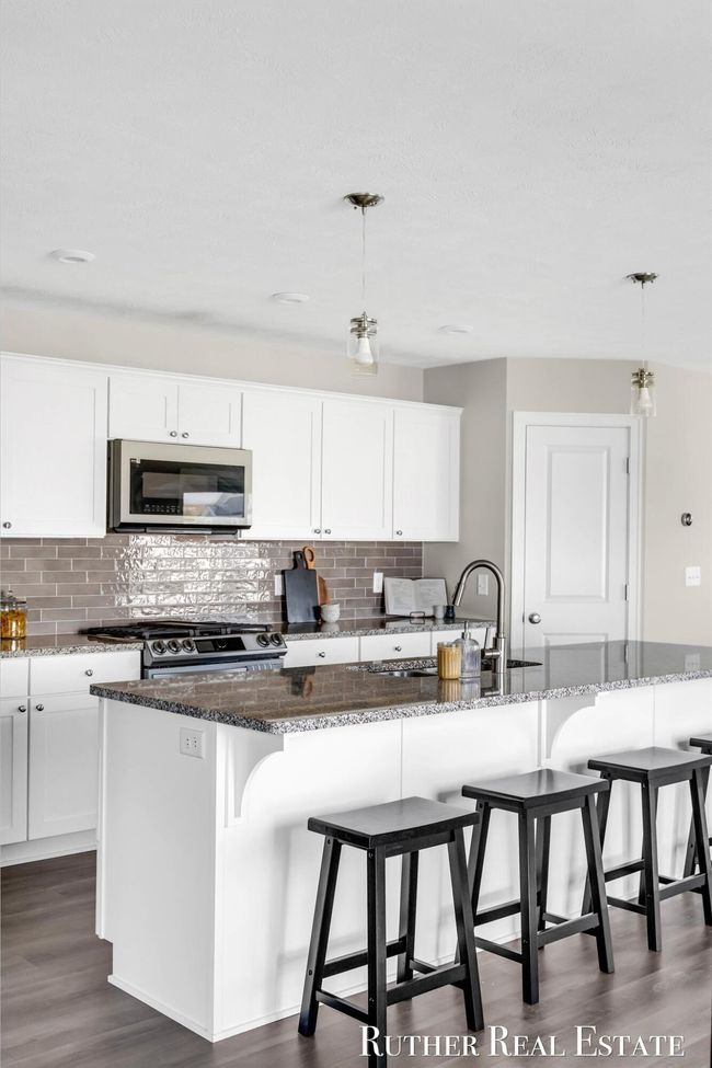 Kitchen | Image 15