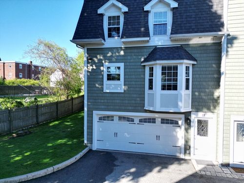 18-580 Quarry St, Quincy, MA, 02169-1582 | Card Image