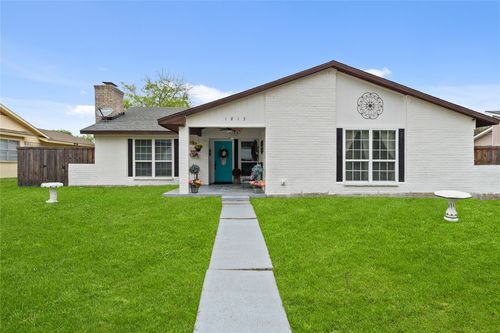 1813 Cripple Creek Dr, Garland, TX, 75041-4150 | Card Image