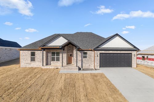 221 Michelle Dr, Beebe, AR, 72012-8025 | Card Image