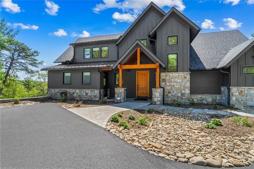 1503 Black Forest Dr, Marion, NC, 28752-6742 | Card Image