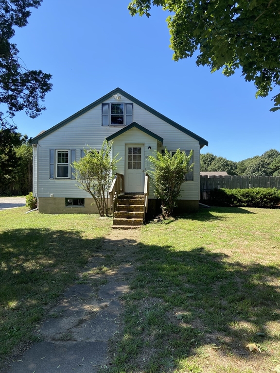 Trotting Park Rd, Teaticket, MA 02536