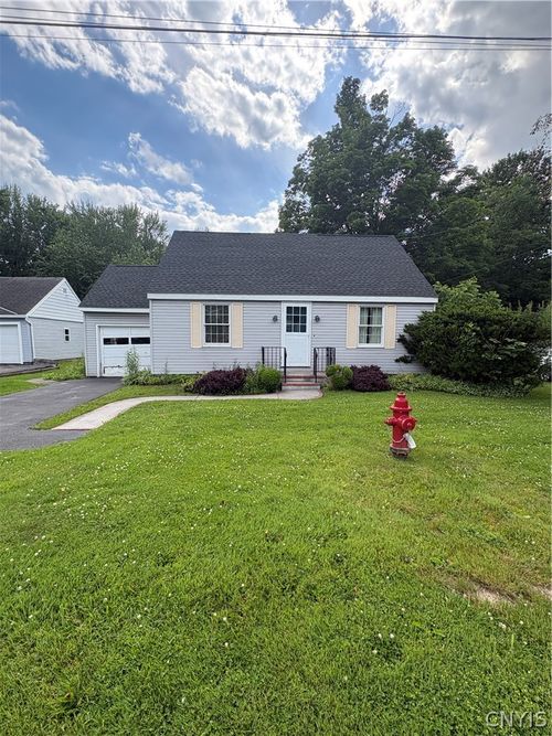 8269 Oswego Rd, Liverpool, NY, 13090-1541 | Card Image