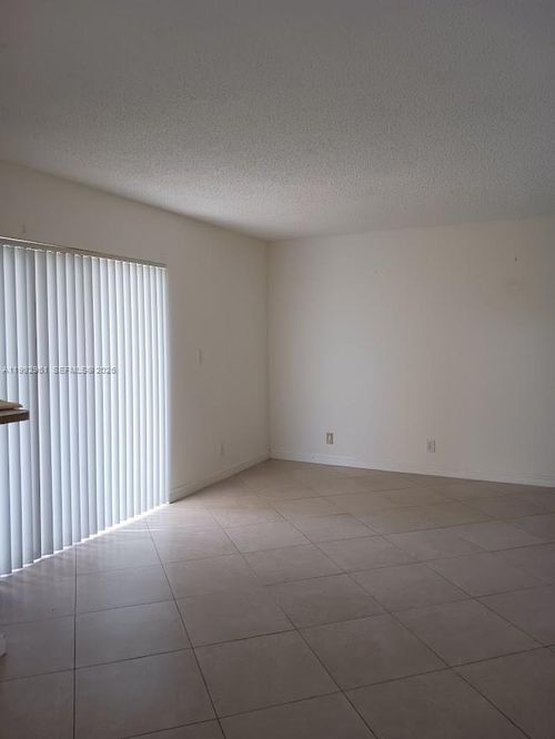 703-7670 Westwood Dr, Tamarac, FL, 33321-2352 | Card Image