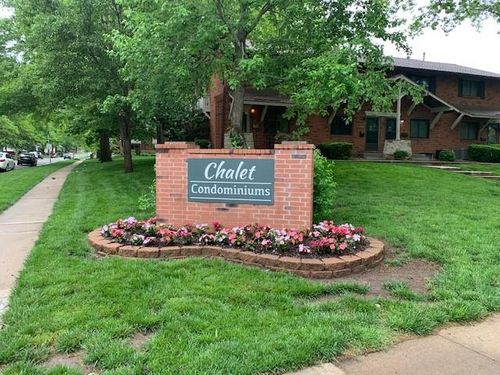 5516 97th St, Overland Park, KS, 66207-2923 | Card Image