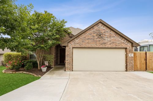 317 Red Dr, Aledo, TX, 76008-6416 | Card Image