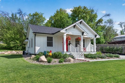 822 Laurel St W, Stillwater, MN, 55082-4705 | Card Image
