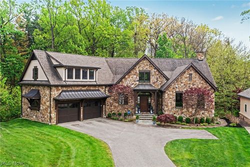 90 Lancaster Ct, Moreland Hills, OH, 44022-1051 | Card Image