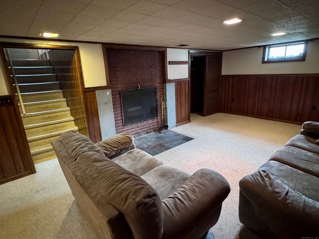30 Chestnut Dr, House other with 3 bedrooms, 2 bathrooms and null parking in Windsor CT | Image 18