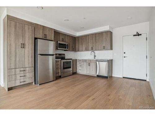 202-3575 Chestnut Pl, Denver, CO, 80216-3873 | Card Image