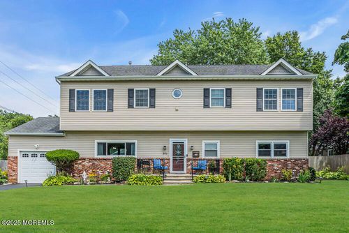 551 Chester Pkwy, Belford, NJ, 07718-1320 | Card Image